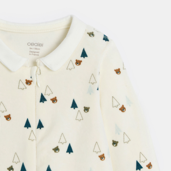 بدلة نوم مخملية بسحّاب، بيضاء ومُزيَّنة برسمة دب، للفتيان الرُضع